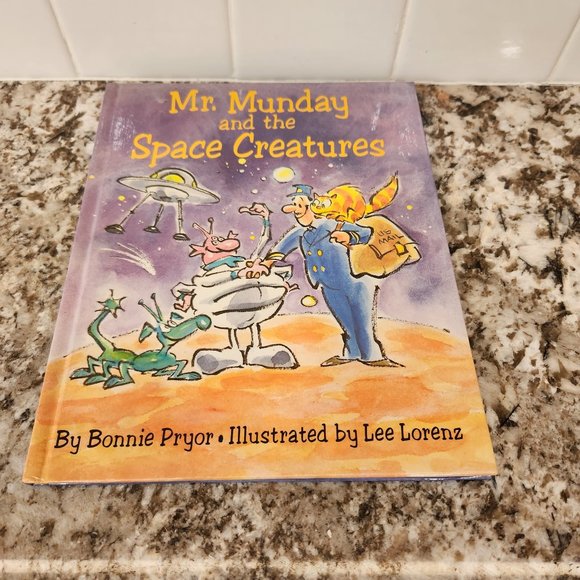 Picture Book: Mr Munday and the Space Creatures hardcover ages 4 - 8 - Picture 1 of 3